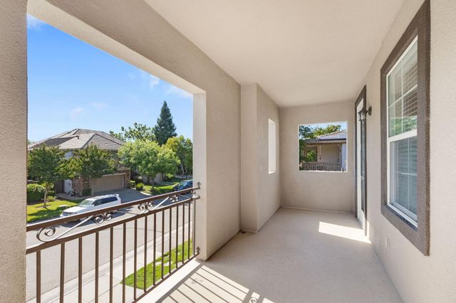 1560 Freswick Dr, Folsom, CA 95630