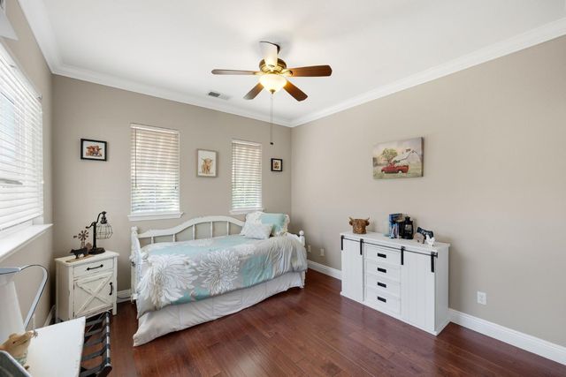 1560 Freswick Dr, Folsom, CA 95630