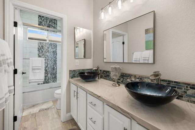 1560 Freswick Dr, Folsom, CA 95630