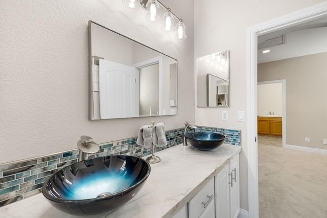 1560 Freswick Dr, Folsom, CA 95630
