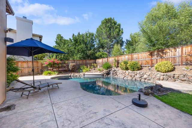 1560 Freswick Dr, Folsom, CA 95630