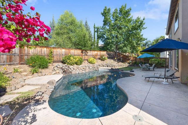 1560 Freswick Dr, Folsom, CA 95630