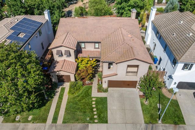 1560 Freswick Dr, Folsom, CA 95630