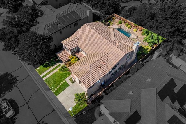 1560 Freswick Dr, Folsom, CA 95630