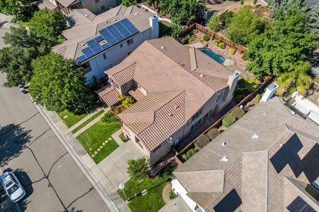 1560 Freswick Dr, Folsom, CA 95630