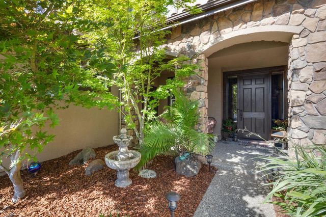 1560 Freswick Dr, Folsom, CA 95630