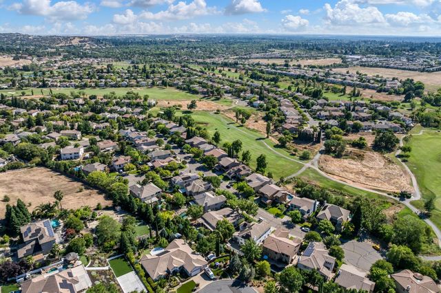 1560 Freswick Dr, Folsom, CA 95630