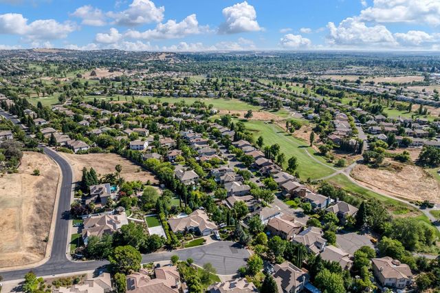 1560 Freswick Dr, Folsom, CA 95630