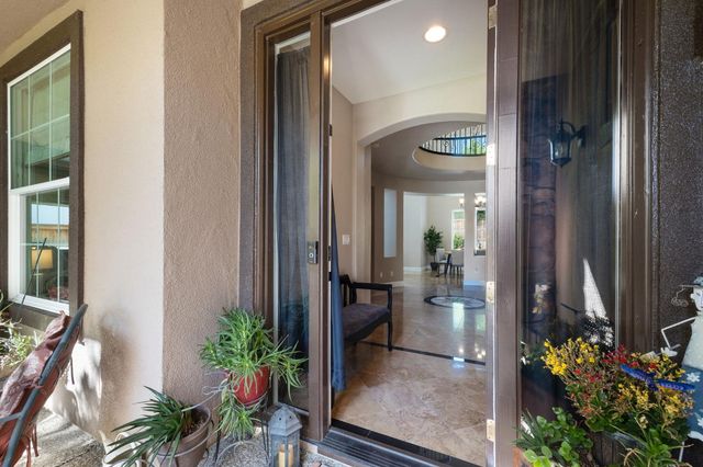 1560 Freswick Dr, Folsom, CA 95630