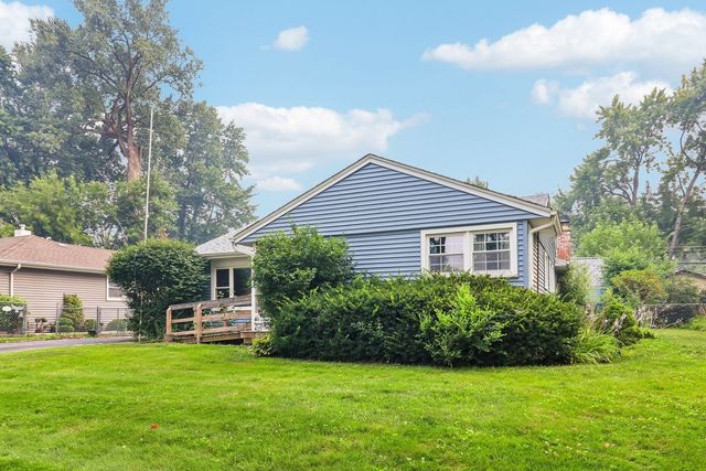 2206 Hawk Lane, Rolling Meadows, IL 60008