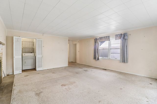 2206 Hawk Lane, Rolling Meadows, IL 60008