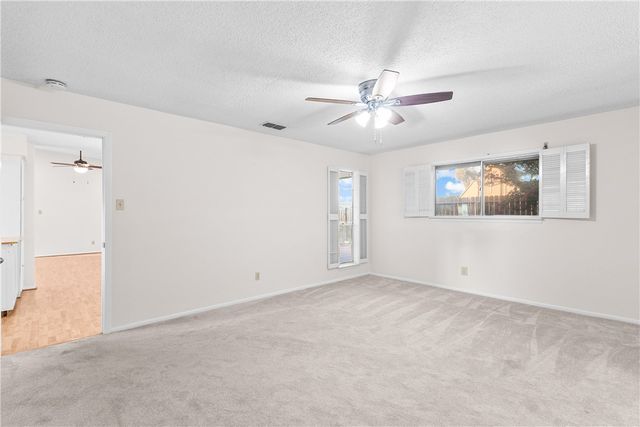 1242 Memorial PKWY Pkwy, Portland, TX 78374