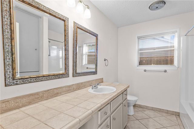 1242 Memorial PKWY Pkwy, Portland, TX 78374