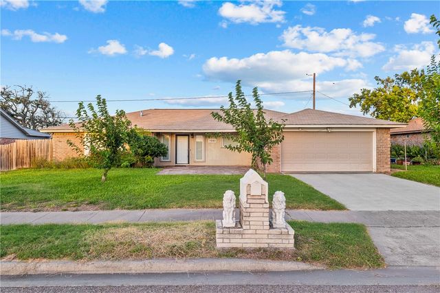 1242 Memorial PKWY Pkwy, Portland, TX 78374