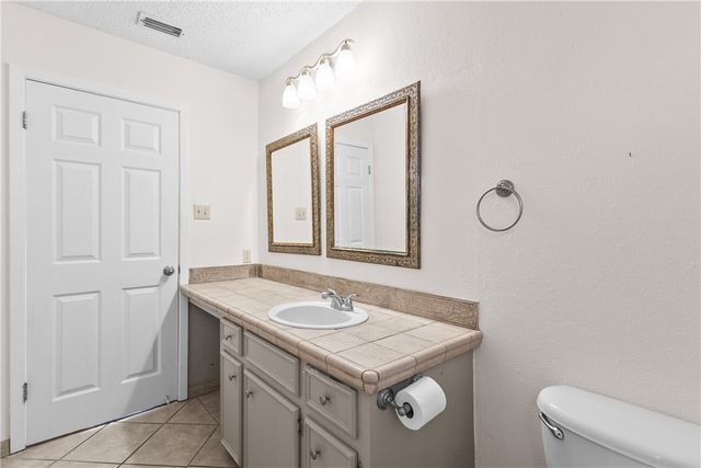 1242 Memorial PKWY Pkwy, Portland, TX 78374