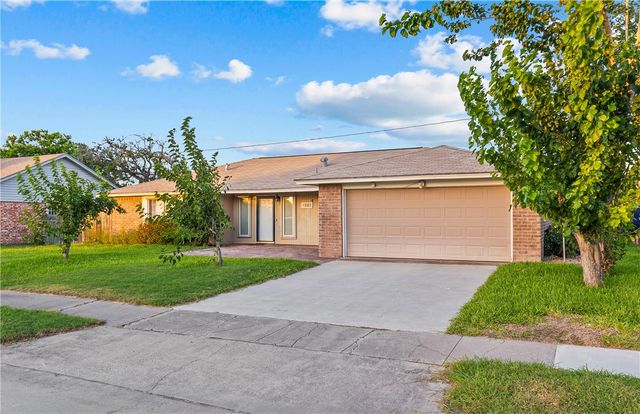 1242 Memorial PKWY Pkwy, Portland, TX 78374