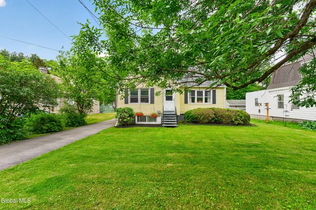 48 Schoolhouse Road, Guilderland, NY 12203