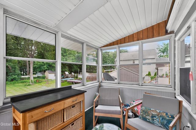 48 Schoolhouse Road, Guilderland, NY 12203