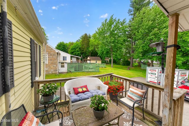 48 Schoolhouse Road, Guilderland, NY 12203