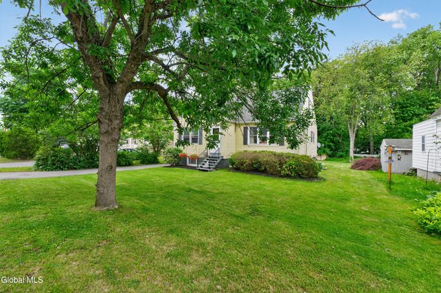 48 Schoolhouse Road, Guilderland, NY 12203