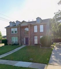1901 Buffalo Bend Drive, Lewisville, TX 75067