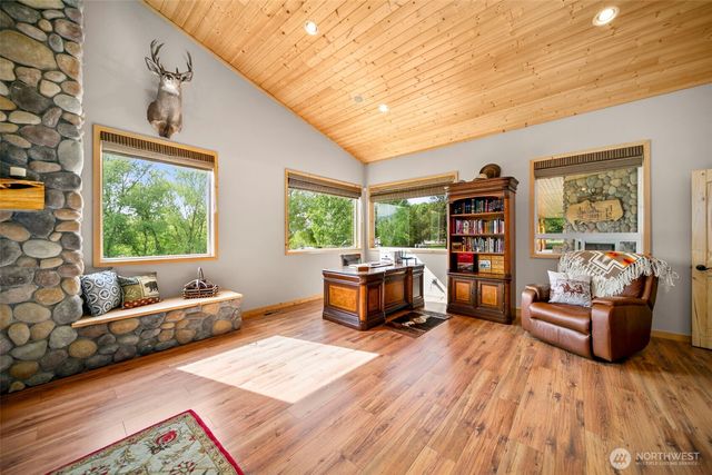 2720 NW Cascade Avenue, East Wenatchee, WA 98802