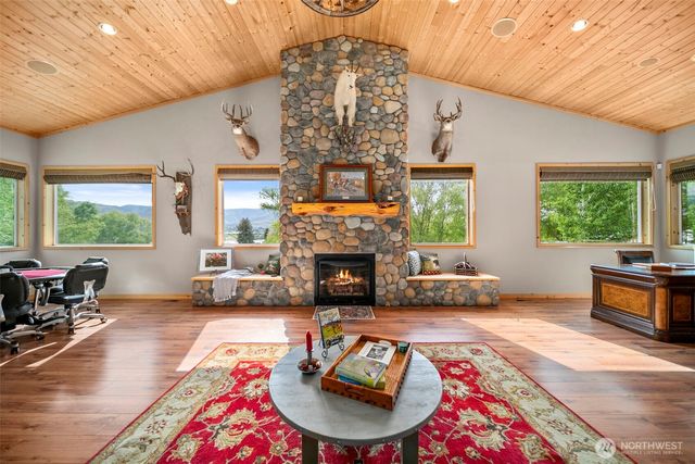 2720 NW Cascade Avenue, East Wenatchee, WA 98802