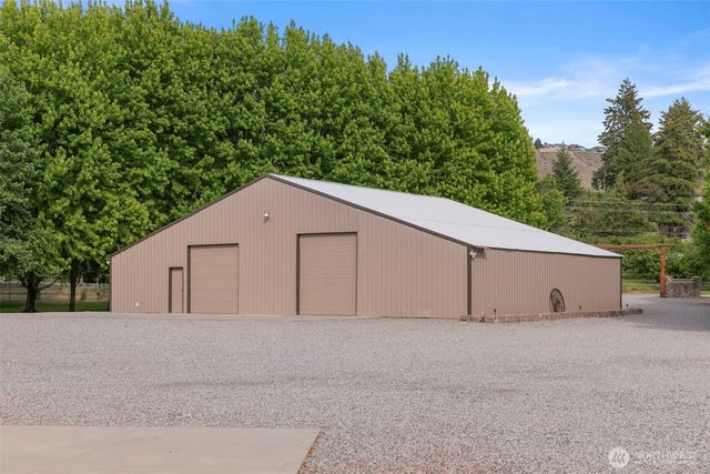 2720 NW Cascade Avenue, East Wenatchee, WA 98802