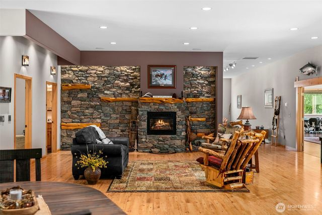 2720 NW Cascade Avenue, East Wenatchee, WA 98802