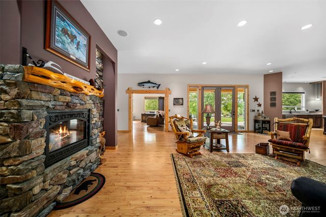 2720 NW Cascade Avenue, East Wenatchee, WA 98802