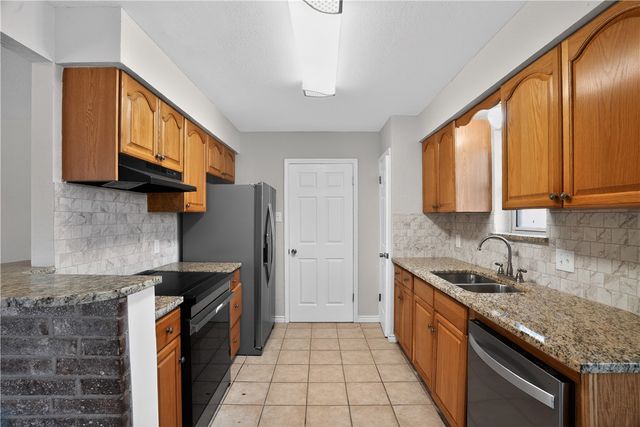 4009 Wagner Lee Dr, Corpus Christi, TX 78418