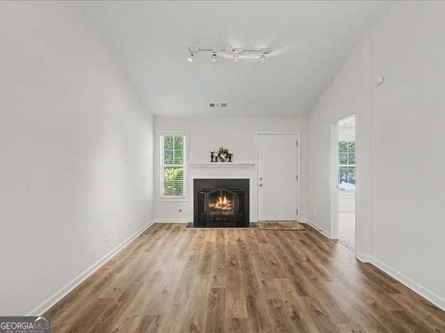 1075 Daventry Crossing, Woodstock, GA 30188