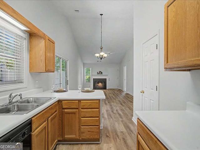 1075 Daventry Crossing, Woodstock, GA 30188