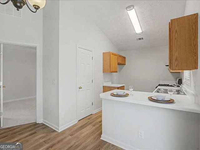 1075 Daventry Crossing, Woodstock, GA 30188