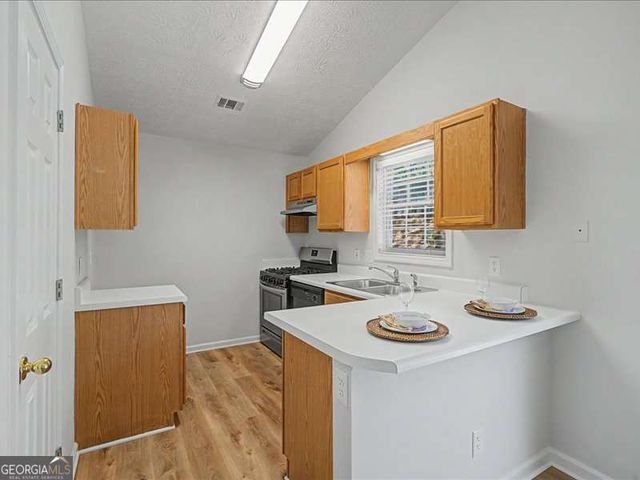 1075 Daventry Crossing, Woodstock, GA 30188