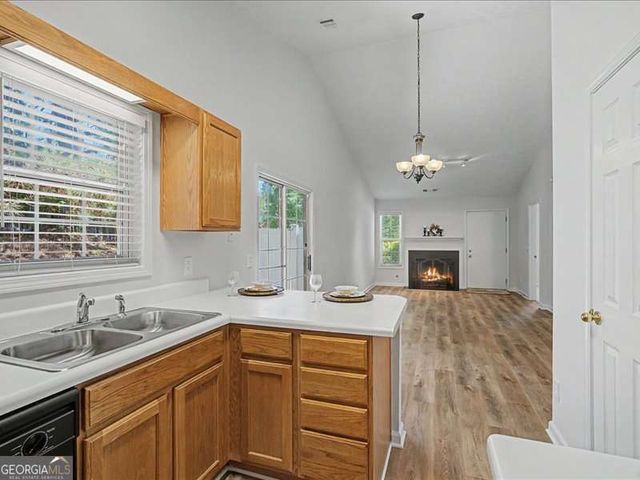1075 Daventry Crossing, Woodstock, GA 30188