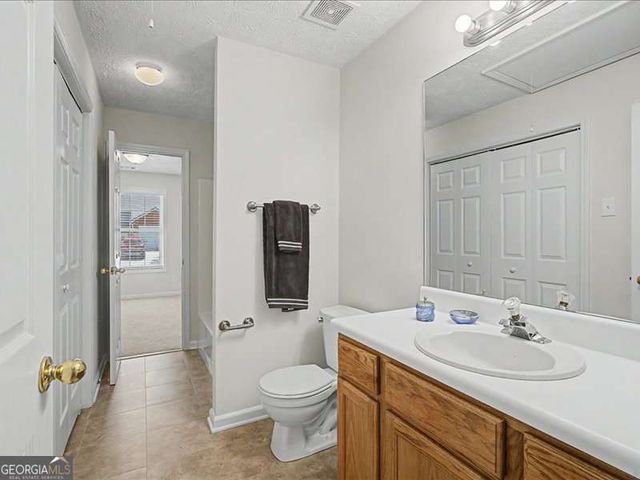 1075 Daventry Crossing, Woodstock, GA 30188