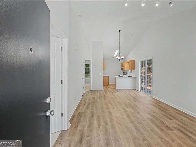 1075 Daventry Crossing, Woodstock, GA 30188