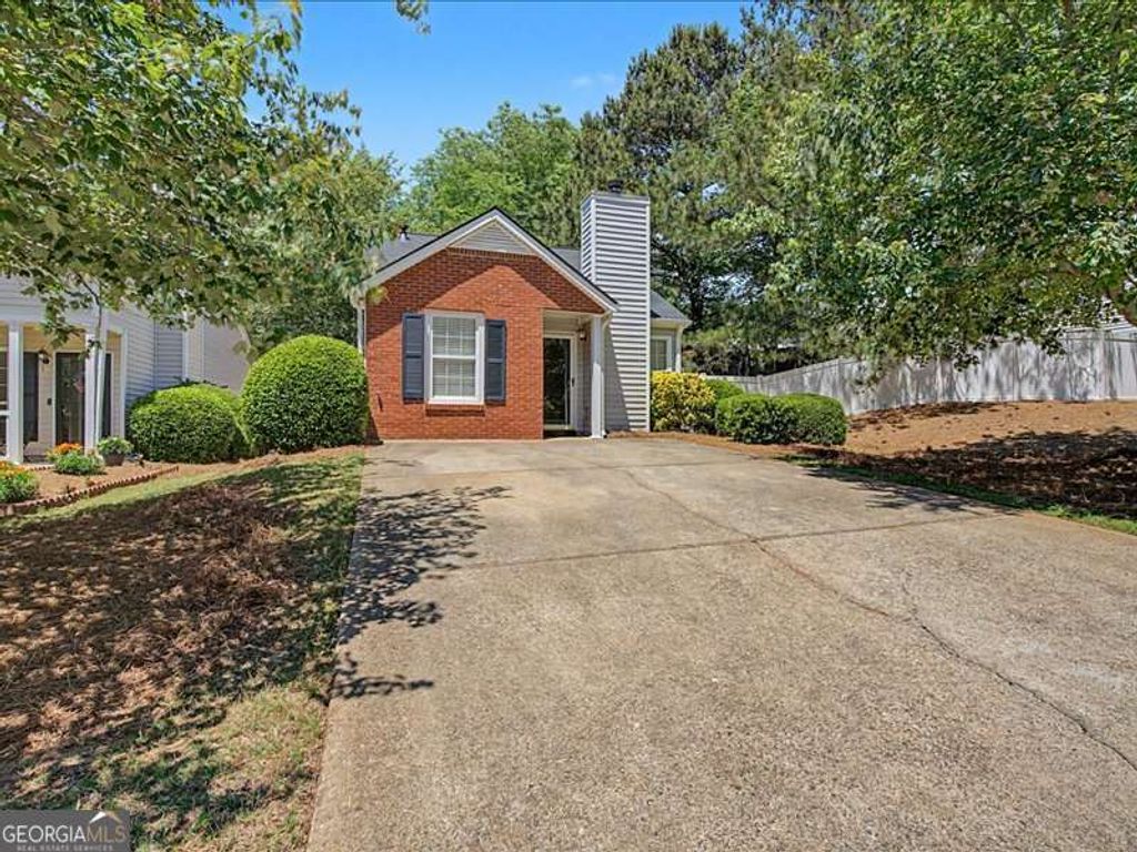1075 Daventry Crossing, Woodstock, GA 30188