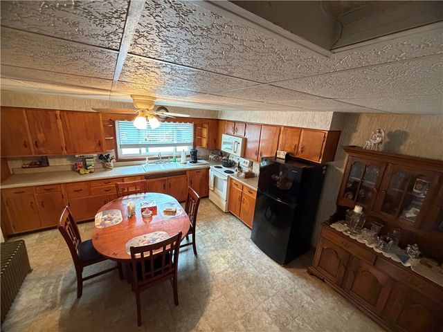 202 S. Market Street, Carmichaels/cumblnd, PA 15320