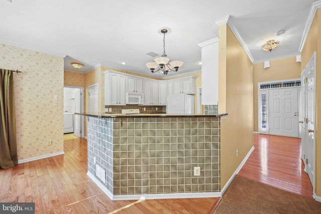 5 BERWICK CIR, East Windsor, NJ 08520