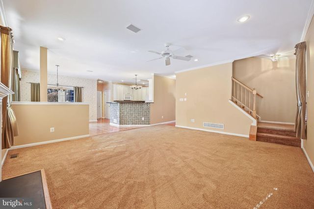 5 BERWICK CIR, East Windsor, NJ 08520