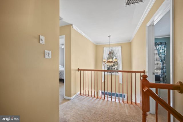 5 BERWICK CIR, East Windsor, NJ 08520