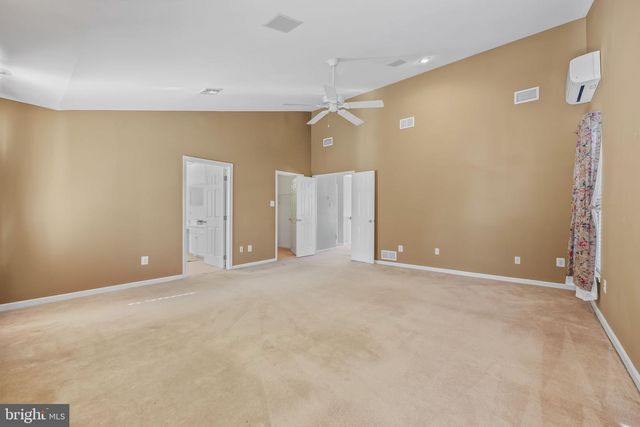 5 BERWICK CIR, East Windsor, NJ 08520