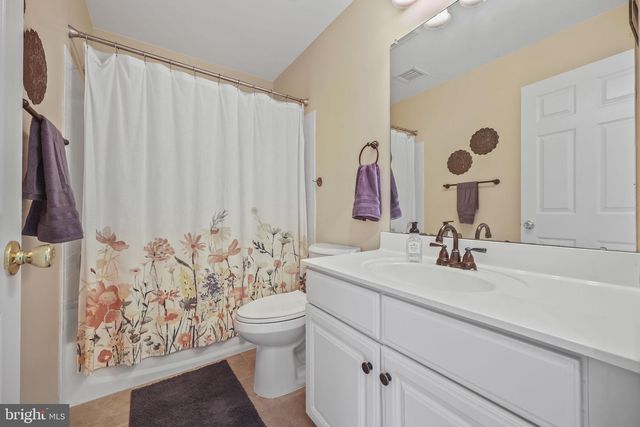 5 BERWICK CIR, East Windsor, NJ 08520