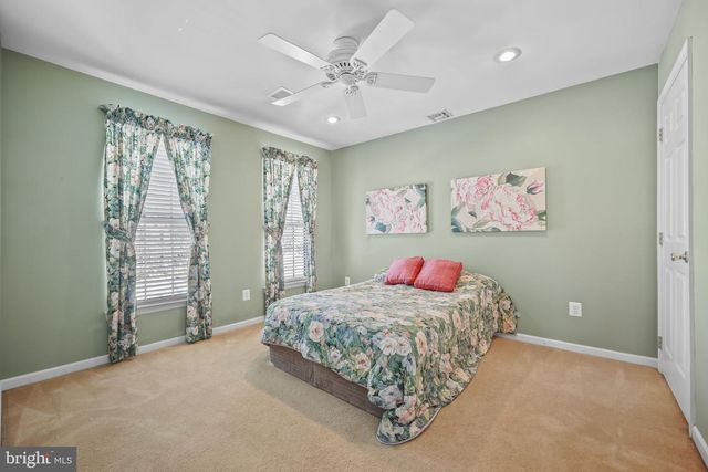 5 BERWICK CIR, East Windsor, NJ 08520