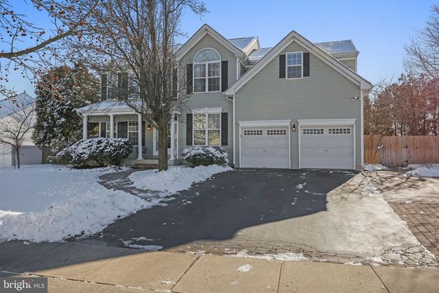 5 BERWICK CIR, East Windsor, NJ 08520