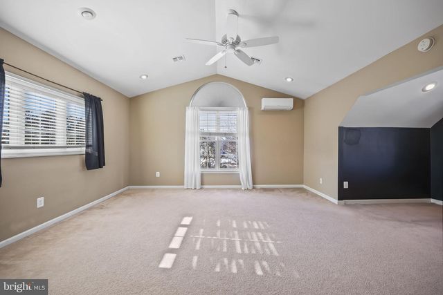 5 BERWICK CIR, East Windsor, NJ 08520