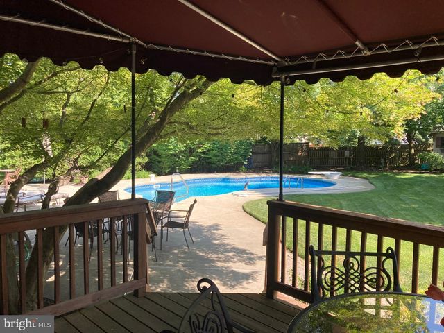 5 BERWICK CIR, East Windsor, NJ 08520