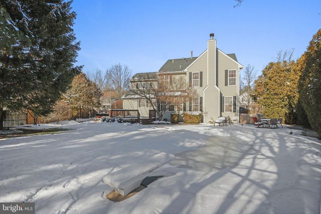 5 BERWICK CIR, East Windsor, NJ 08520